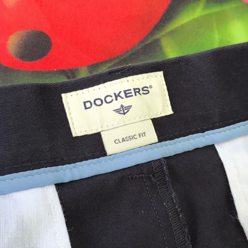 Dockers Levi Strauss Navy Blue Classic Fit Pleated Khaki Pants W40 L29 Inseam 27
